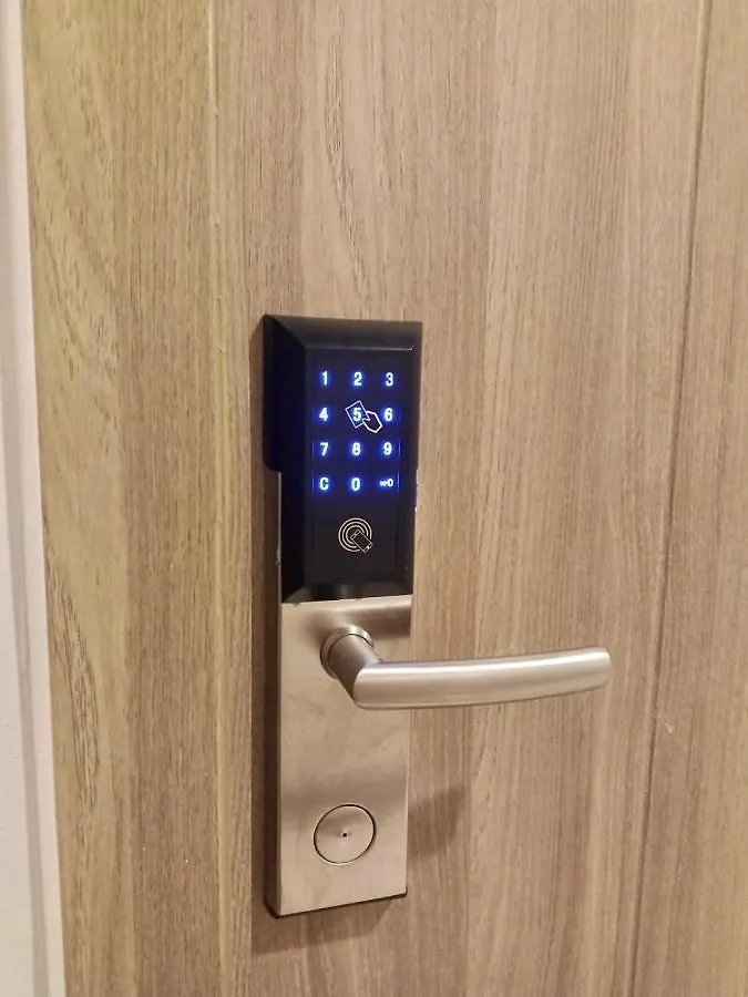 Condo 1Br With Balcony In Sm Moa Near Airport